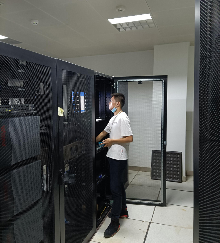 武漢泛海費爾蒙酒店機房監(jiān)控 武漢泛海費爾蒙酒店機房監(jiān)控